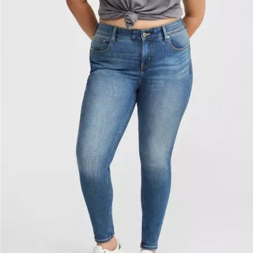 Torrid Bombshell Stretch Blue Skinny Jeans for Women NWT